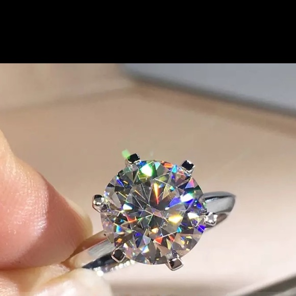 ⭐HP⭐Luxury 18K White Gold Ring.2.0CT Zirconia Diamond - Picture 3 of 5